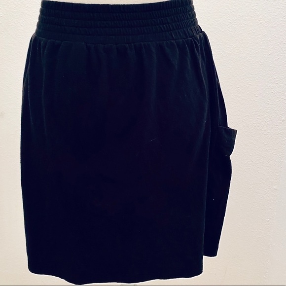 PINK Victoria’s Secret Black Skirt with Pockets - Picture 7 of 8